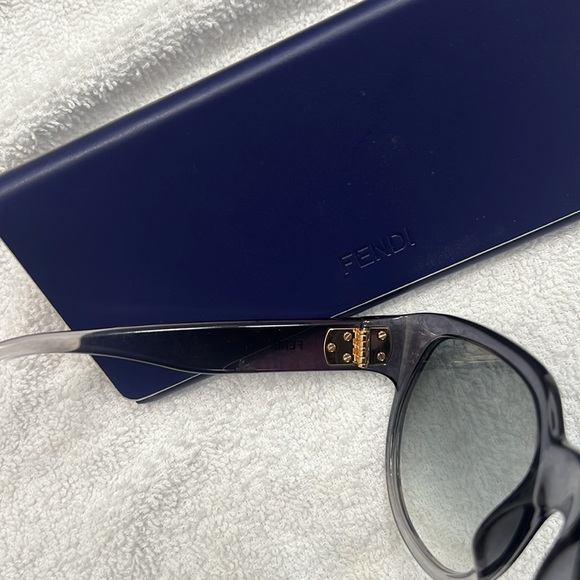 FENDI Monogram Sunglasses - Picture 5 of 9